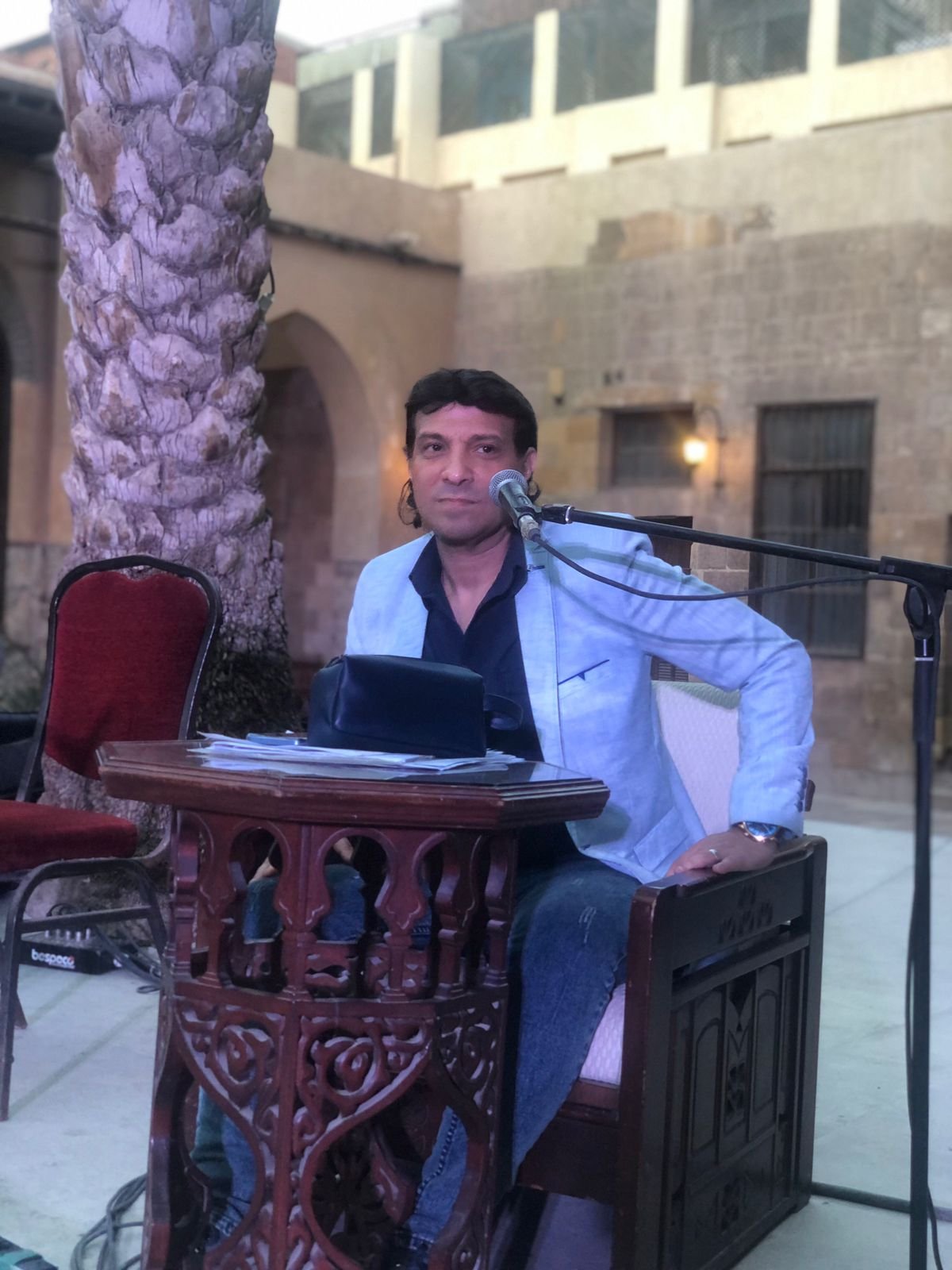 أسامة سمير يقدم أجمل أشعاره ويكتشف مطربين جدد "في حب مصر"